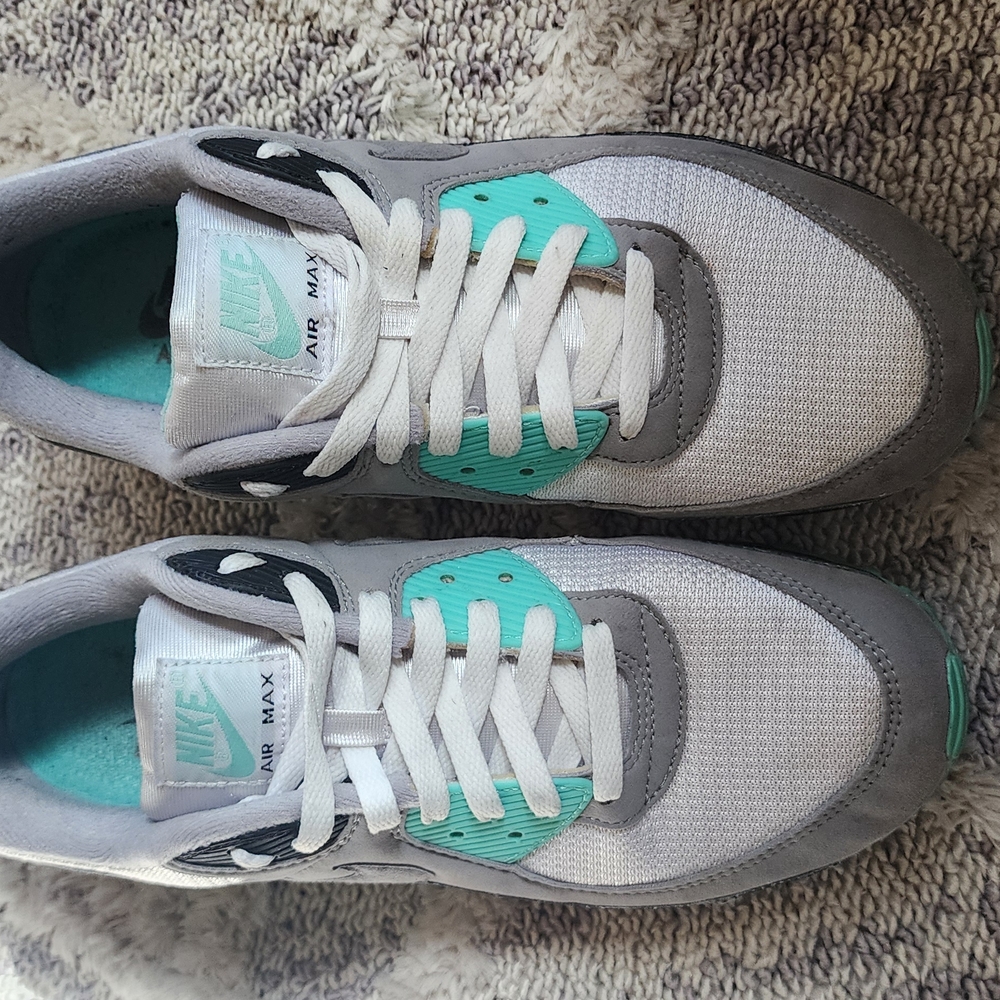 Nike Air Max 90 Sneakers